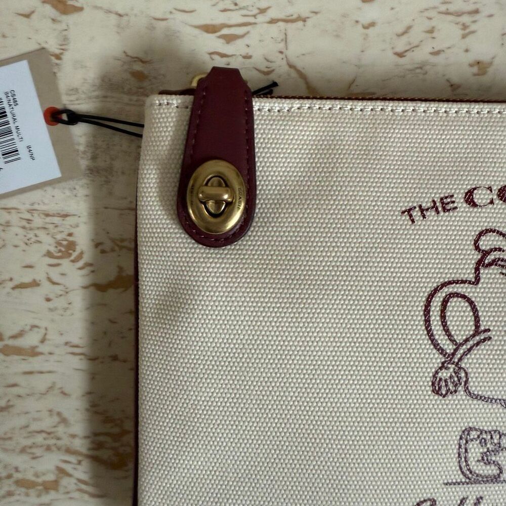 NWT Coach coffee shop  exclusive turn lock pouch - Picture 2 of 10